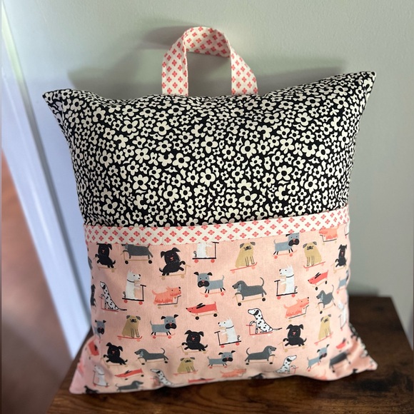 Handmade Reading Pocket Pillow with book “Pig the Pug”. Approx 15x15” Great Gift - Picture 4 of 6